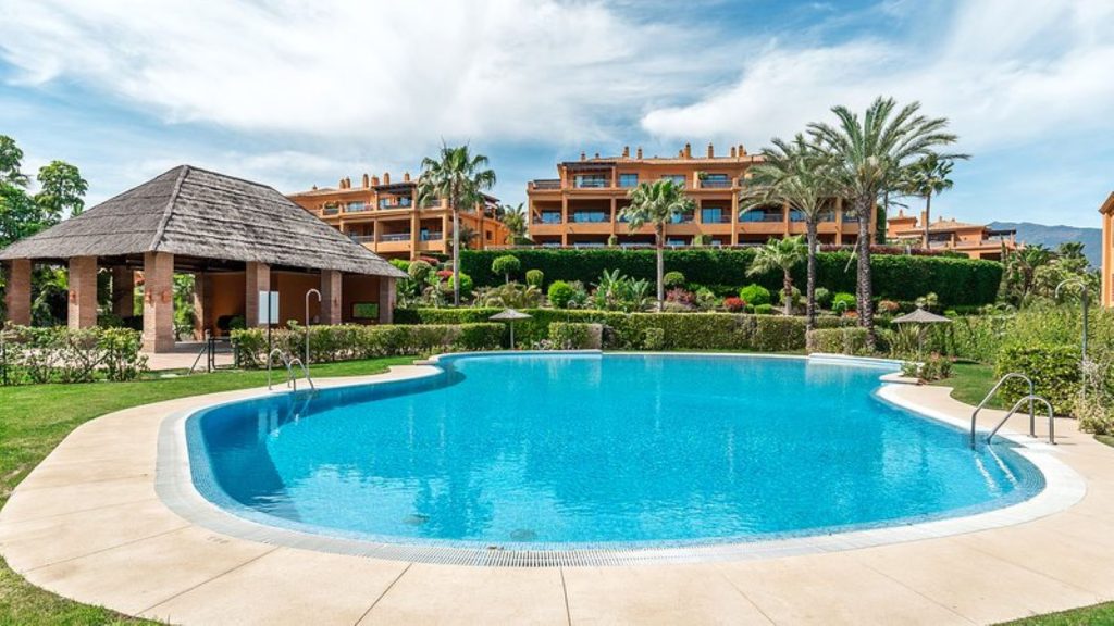 benatalaya pool