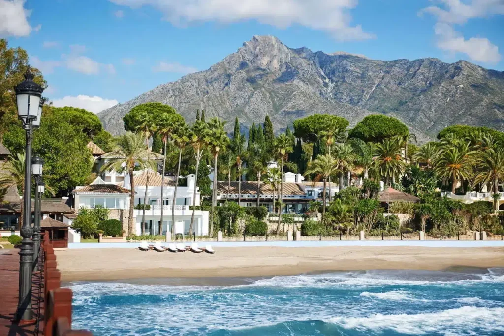 golden-mile-beachfront-mountain-retreat