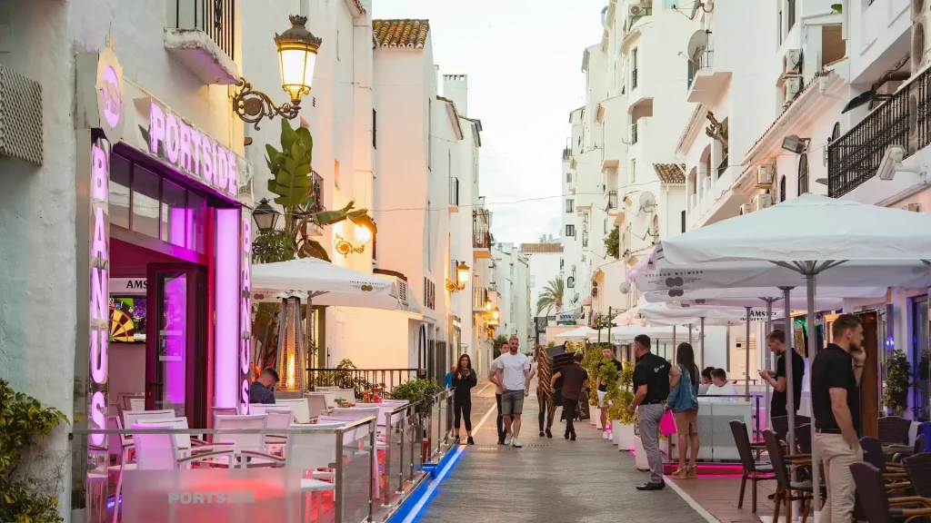 puerto-banus-street-vibes-and-cafes