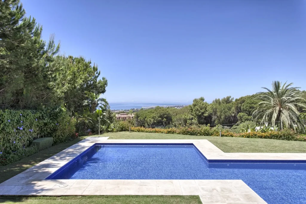 sierra-blanca-tranquil-pool-setting