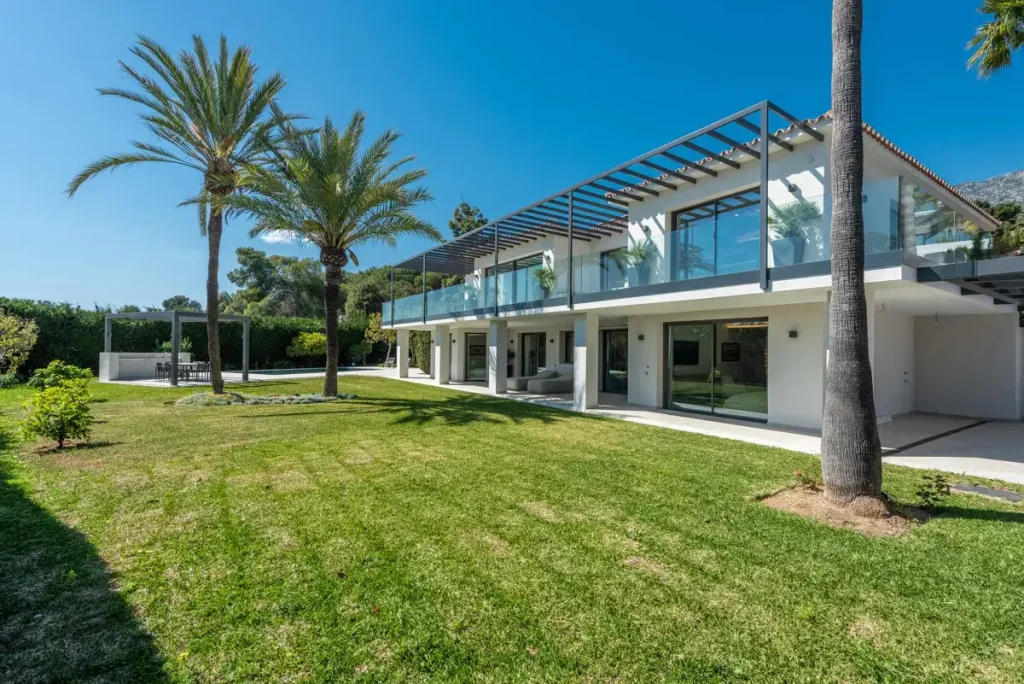 villa-for-sale-nagueles